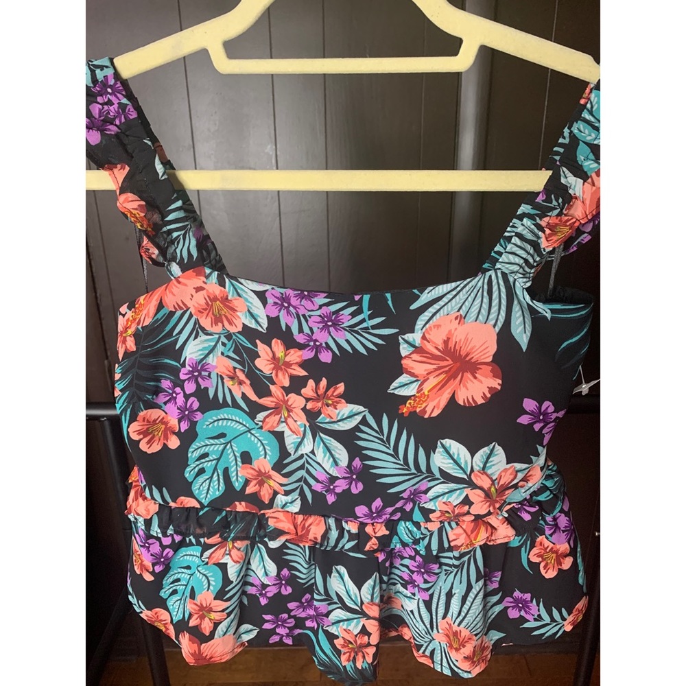 💫HP‼️💫 NWT LOST + WANDER Beach Wonderland Floral Ruffle Shoulder Tank, Small - Picture 10 of 10